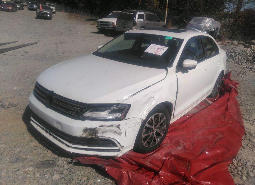 Photo 6 of 2017 Volkswagen Jetta 1.4T SE (VIN 3VWDB7AJ1HM235329)