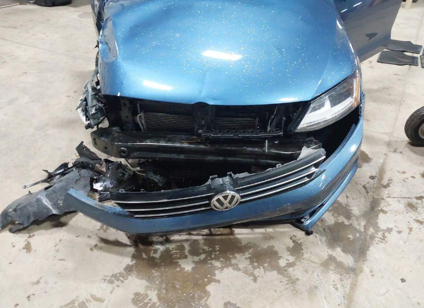 Photo 6 of 2017 Volkswagen Jetta 1.4T SE (VIN 3VWDB7AJ1HM315942)