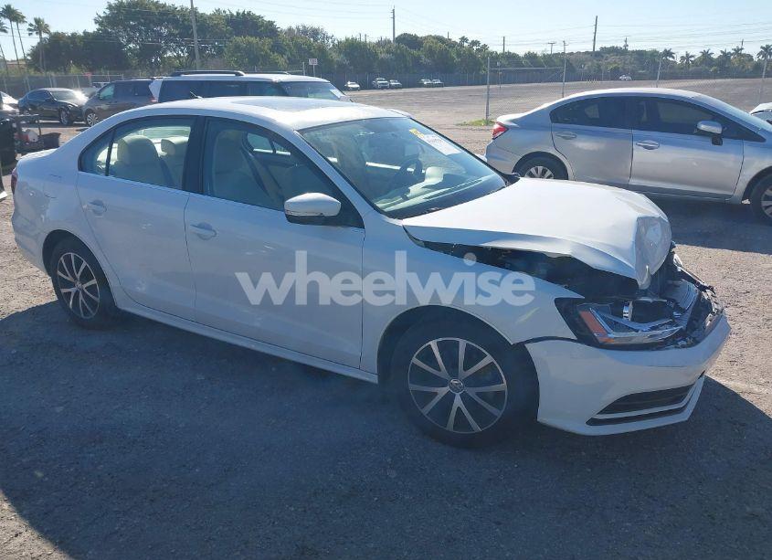 2017 Volkswagen Jetta 1.4T SE (VIN 3VWDB7AJ1HM354353) main photo