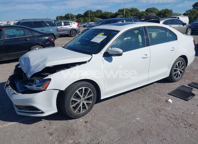 Photo 2 of 2017 Volkswagen Jetta 1.4T SE (VIN 3VWDB7AJ1HM354353)