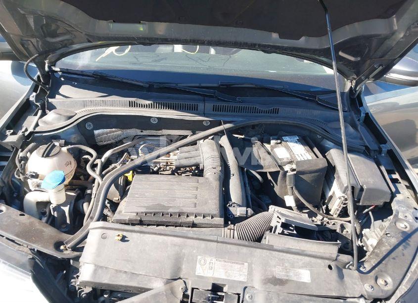 Photo 10 of 2017 Volkswagen Jetta 1.4T SE (VIN 3VWDB7AJ1HM367393)