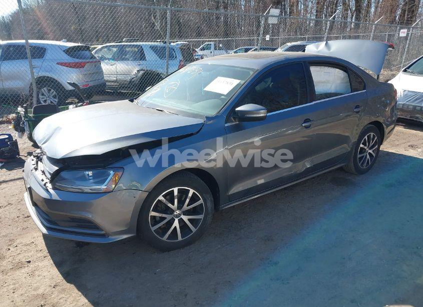 Photo 2 of 2017 Volkswagen Jetta 1.4T SE (VIN 3VWDB7AJ1HM367393)