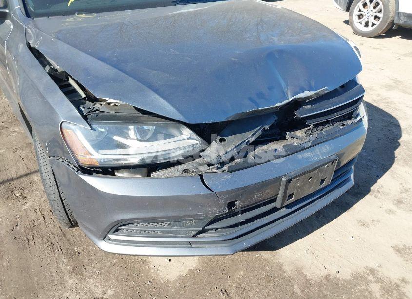 Photo 6 of 2017 Volkswagen Jetta 1.4T SE (VIN 3VWDB7AJ1HM367393)