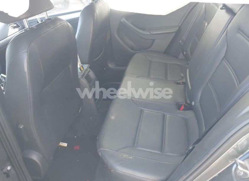 Photo 8 of 2017 Volkswagen Jetta 1.4T SE (VIN 3VWDB7AJ1HM367393)