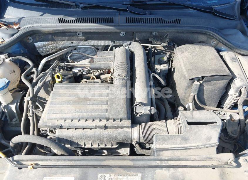 Photo 10 of 2017 Volkswagen Jetta 1.4T SE (VIN 3VWDB7AJ1HM369838)