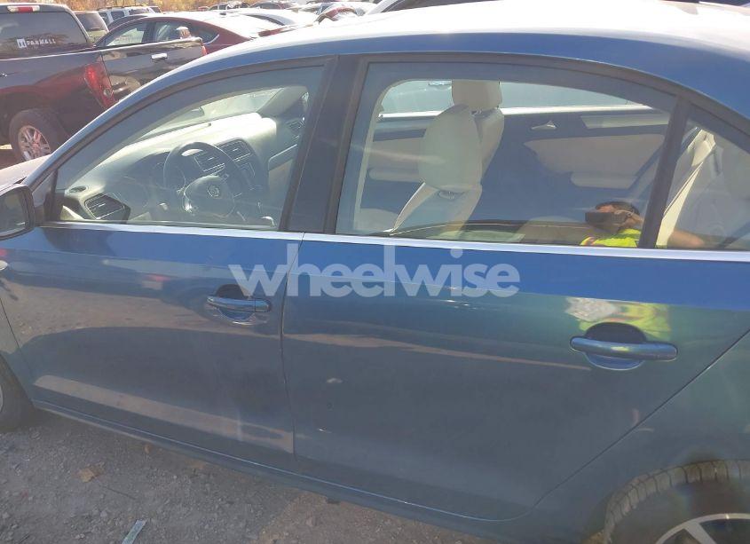 Photo 14 of 2017 Volkswagen Jetta 1.4T SE (VIN 3VWDB7AJ1HM369838)