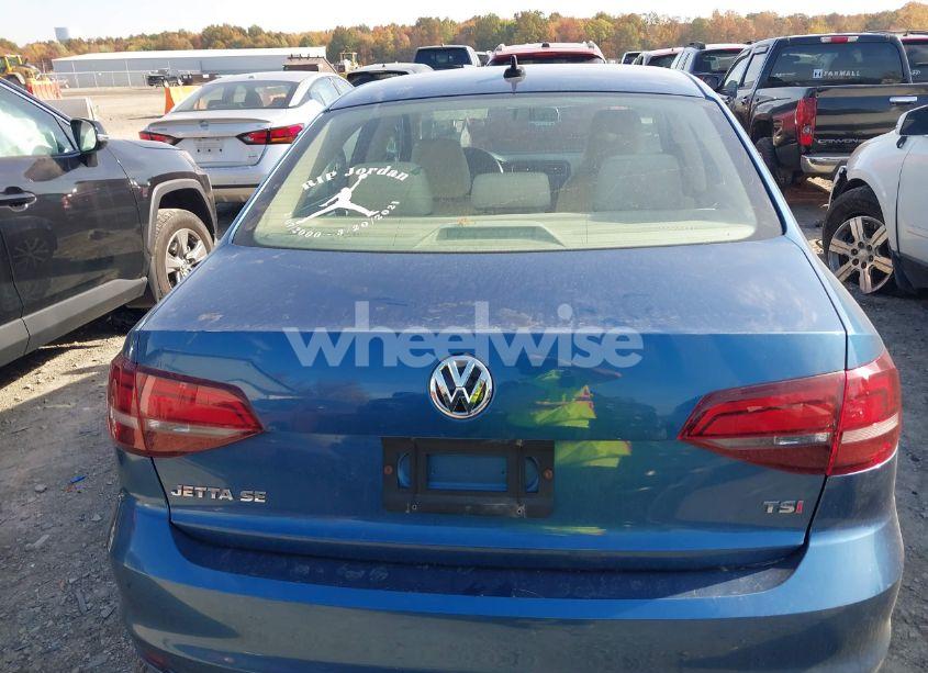 Photo 16 of 2017 Volkswagen Jetta 1.4T SE (VIN 3VWDB7AJ1HM369838)