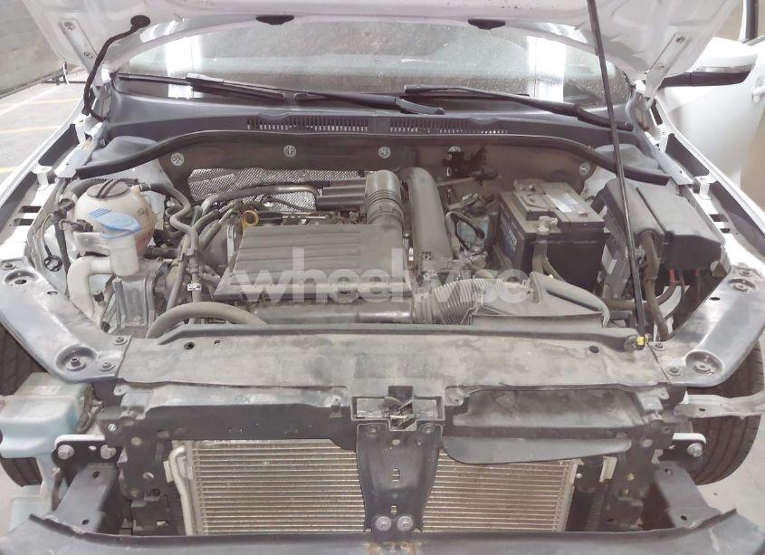 Photo 10 of 2017 Volkswagen Jetta 1.4T SE (VIN 3VWDB7AJ1HM395324)