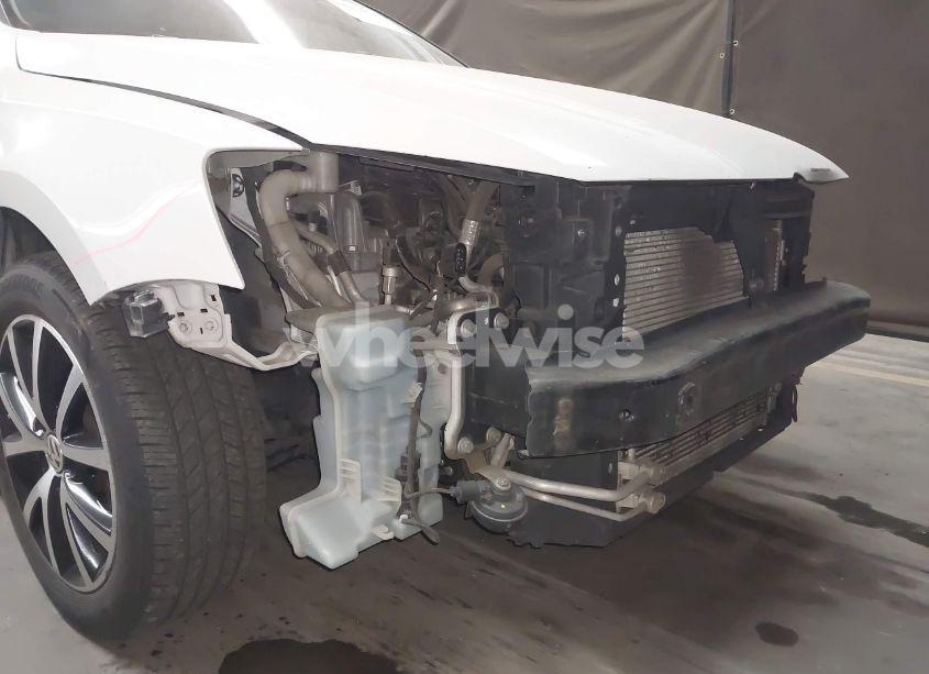 Photo 6 of 2017 Volkswagen Jetta 1.4T SE (VIN 3VWDB7AJ1HM395324)