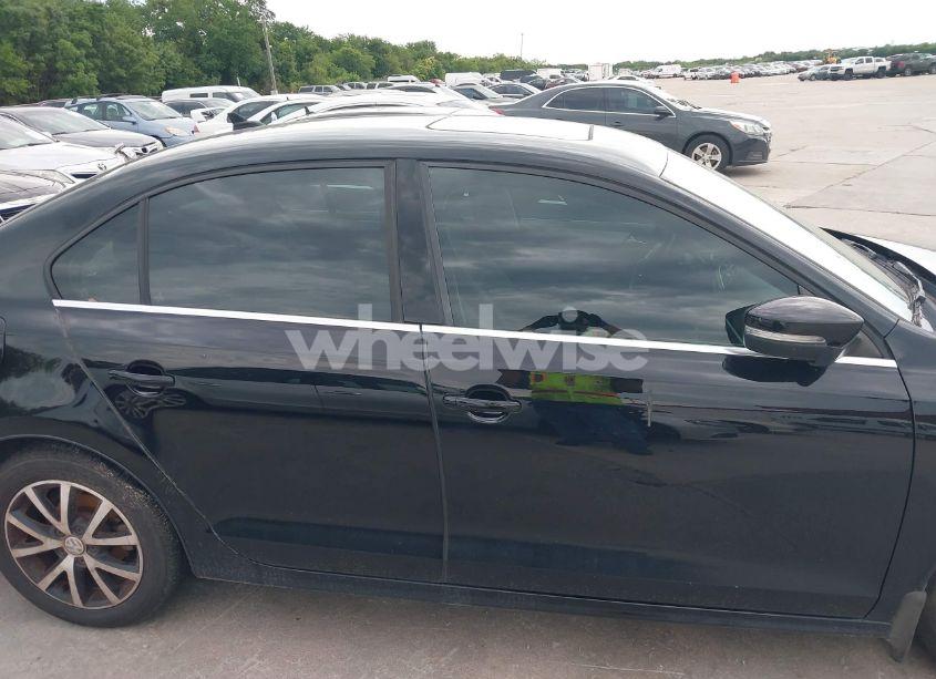 Photo 13 of 2017 Volkswagen Jetta 1.4T SE (VIN 3VWDB7AJ1HM402515)