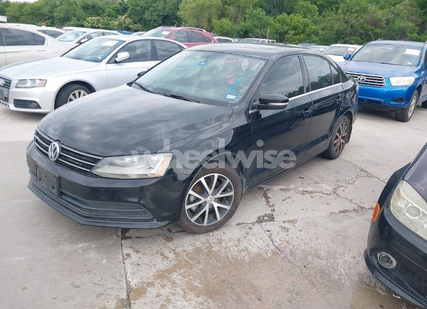 Photo 2 of 2017 Volkswagen Jetta 1.4T SE (VIN 3VWDB7AJ1HM402515)