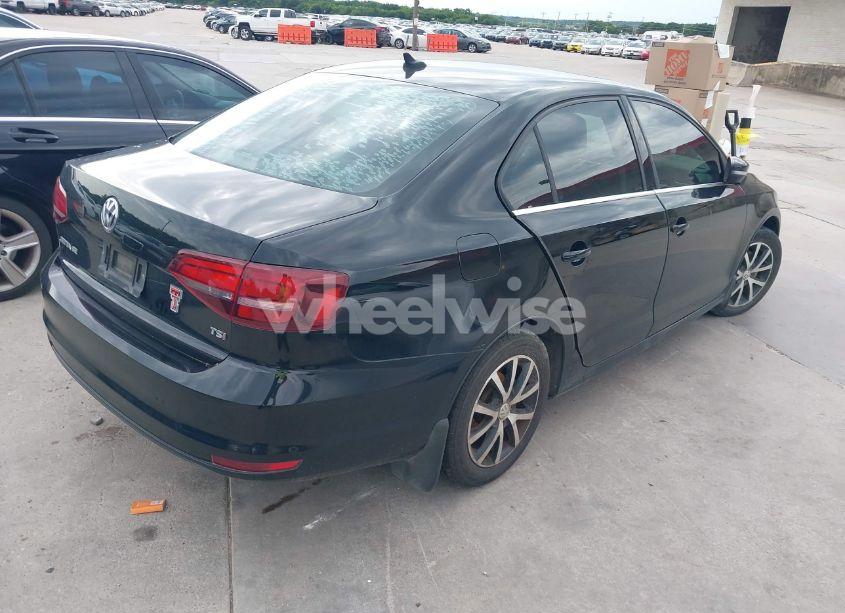 Photo 4 of 2017 Volkswagen Jetta 1.4T SE (VIN 3VWDB7AJ1HM402515)