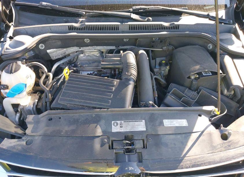 Photo 10 of 2017 Volkswagen Jetta 1.4T SE (VIN 3VWDB7AJ1HM408749)