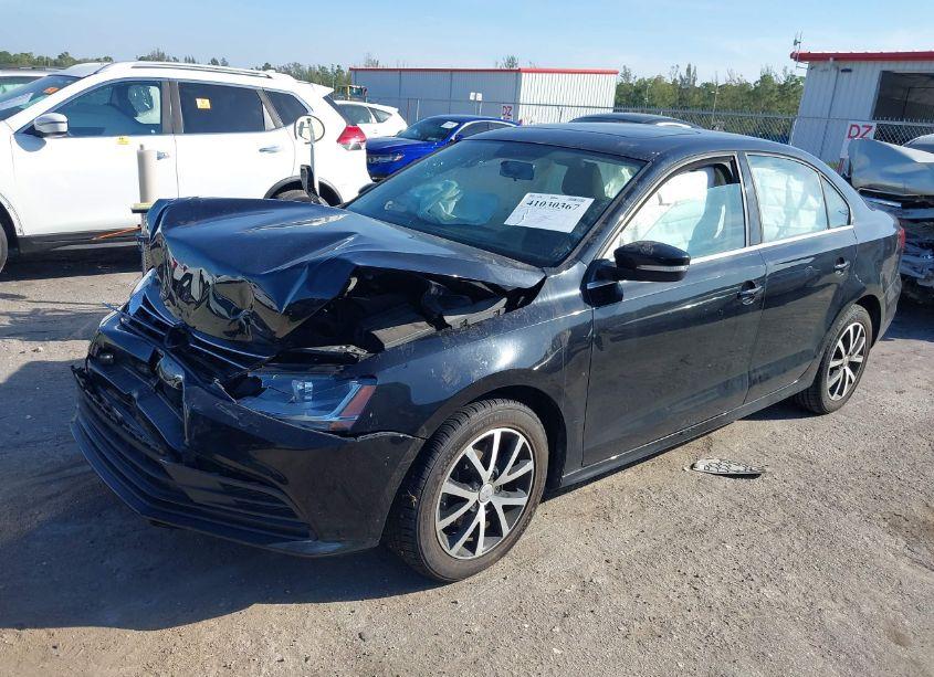 Photo 2 of 2017 Volkswagen Jetta 1.4T SE (VIN 3VWDB7AJ1HM408749)