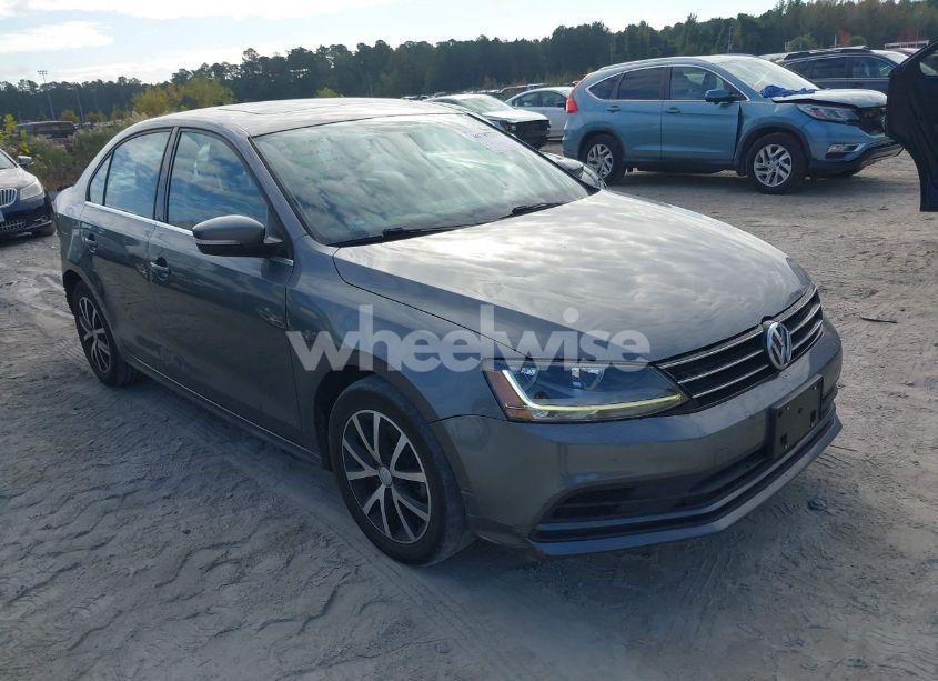 2017 Volkswagen Jetta 1.4T SE (VIN 3VWDB7AJ1HM409061) main photo
