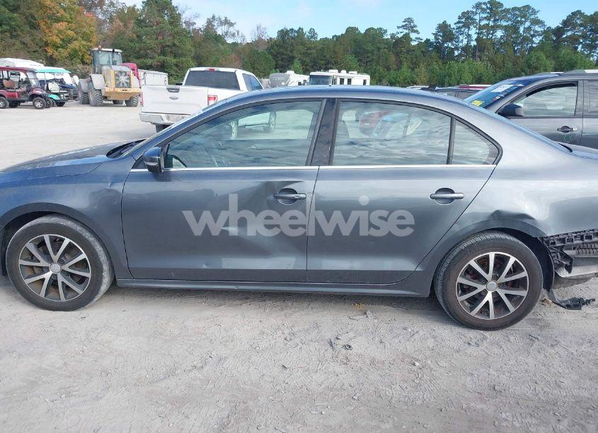 Photo 14 of 2017 Volkswagen Jetta 1.4T SE (VIN 3VWDB7AJ1HM409061)