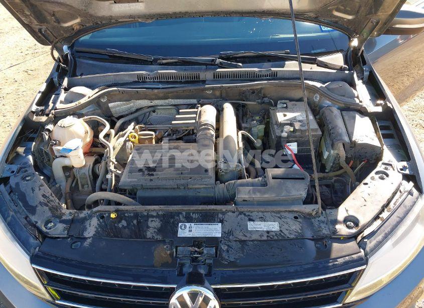 Photo 10 of 2017 Volkswagen Jetta 1.4T SE (VIN 3VWDB7AJ2HM217731)