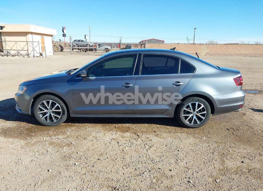 Photo 14 of 2017 Volkswagen Jetta 1.4T SE (VIN 3VWDB7AJ2HM217731)