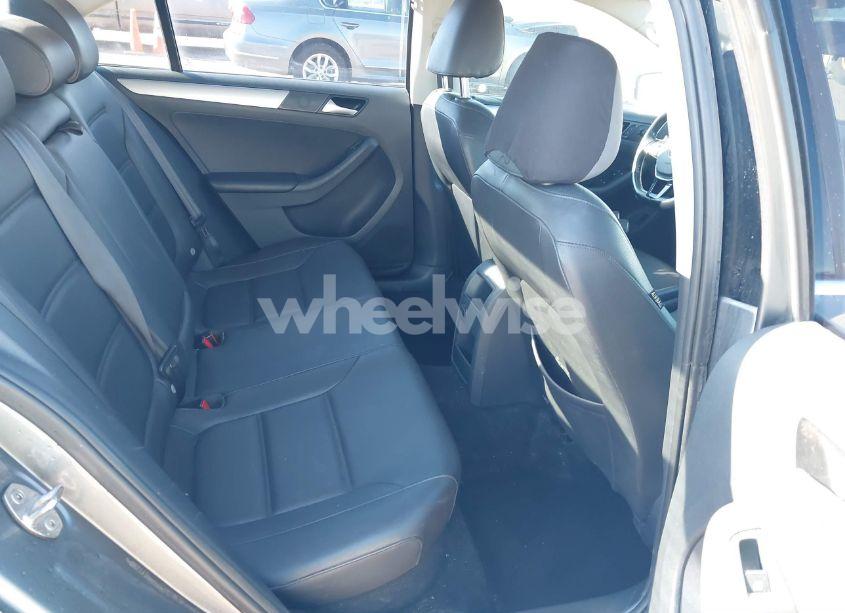 Photo 8 of 2017 Volkswagen Jetta 1.4T SE (VIN 3VWDB7AJ2HM217731)