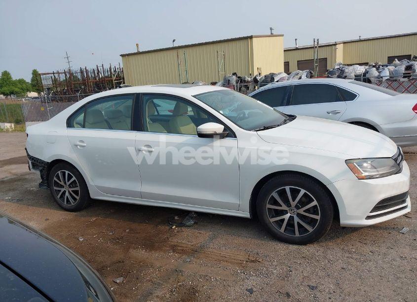 Photo 13 of 2017 Volkswagen Jetta 1.4T SE (VIN 3VWDB7AJ2HM223478)