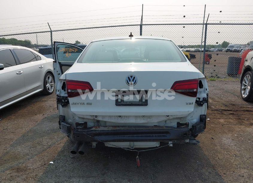 Photo 16 of 2017 Volkswagen Jetta 1.4T SE (VIN 3VWDB7AJ2HM223478)