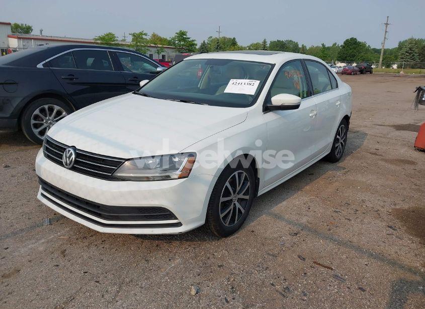 Photo 2 of 2017 Volkswagen Jetta 1.4T SE (VIN 3VWDB7AJ2HM223478)