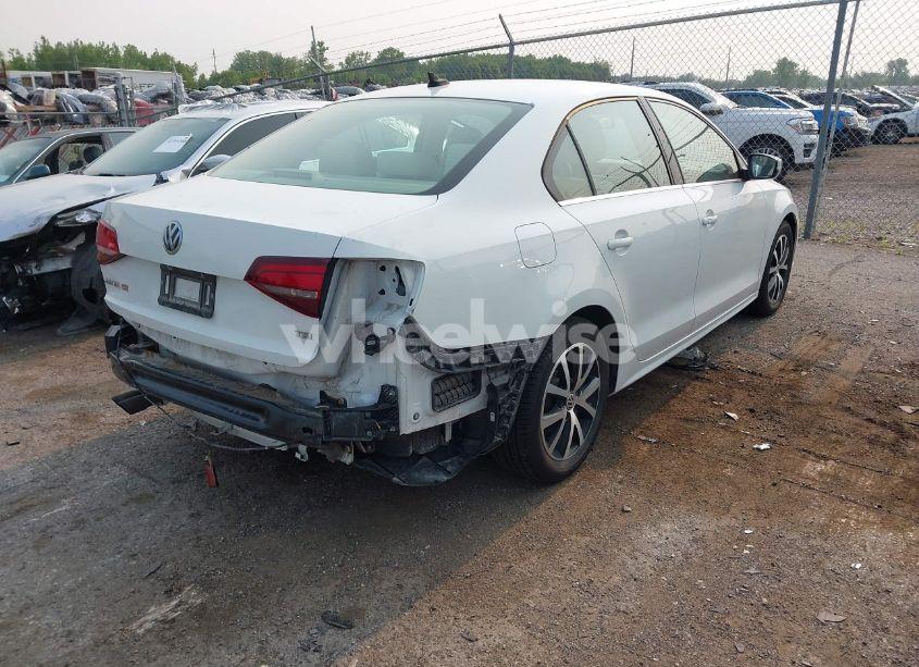 Photo 4 of 2017 Volkswagen Jetta 1.4T SE (VIN 3VWDB7AJ2HM223478)