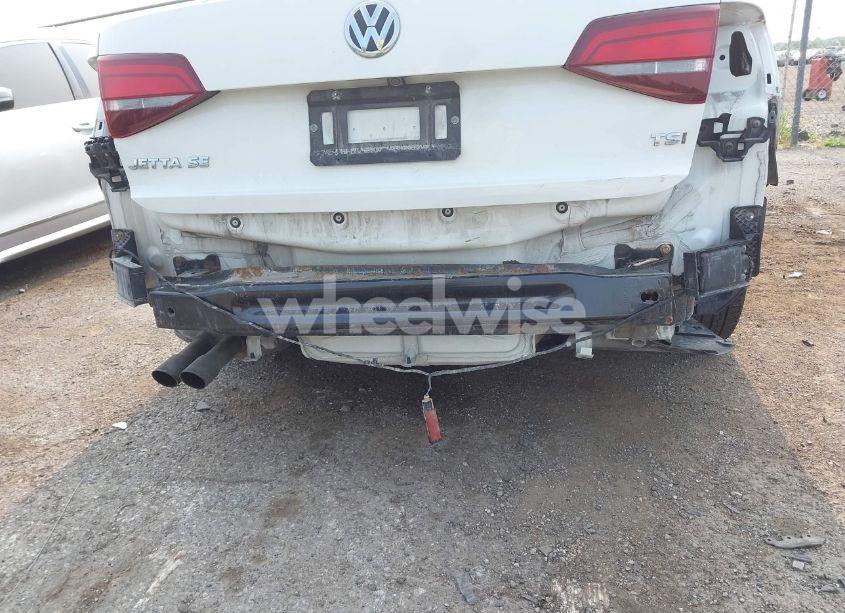 Photo 6 of 2017 Volkswagen Jetta 1.4T SE (VIN 3VWDB7AJ2HM223478)