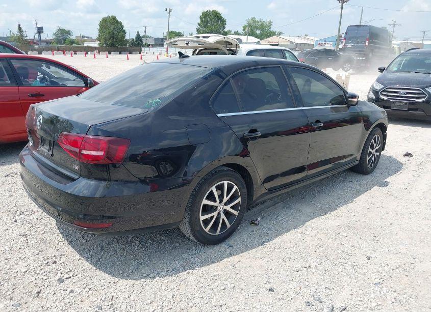 Photo 4 of 2017 Volkswagen Jetta 1.4T SE (VIN 3VWDB7AJ2HM225005)