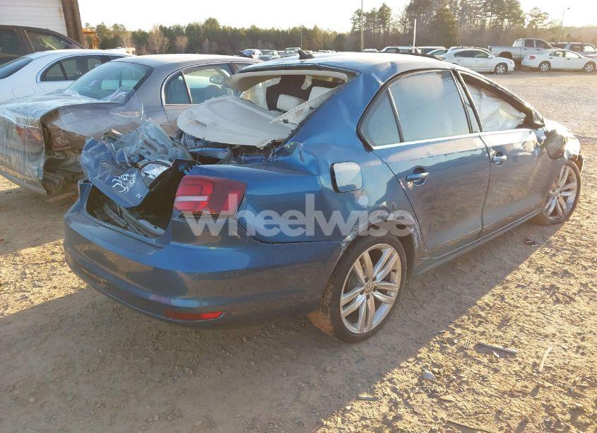 Photo 4 of 2017 Volkswagen Jetta 1.4T SE (VIN 3VWDB7AJ2HM227773)