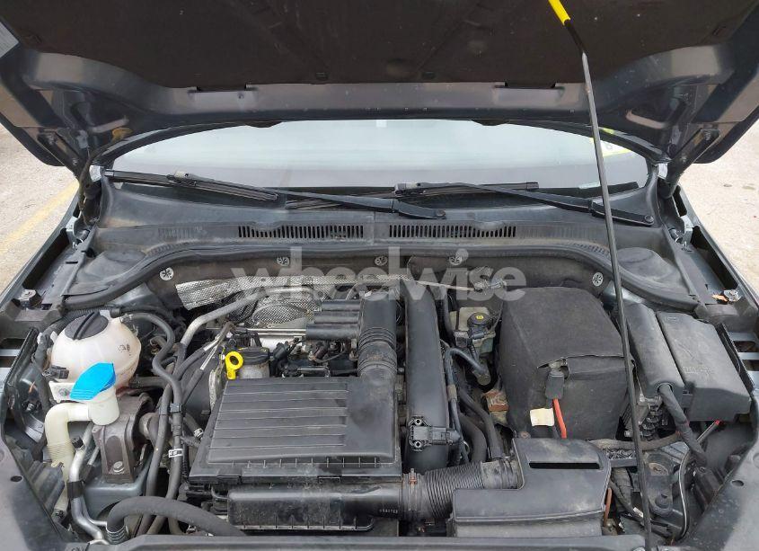 Photo 10 of 2017 Volkswagen Jetta 1.4T SE (VIN 3VWDB7AJ2HM243519)