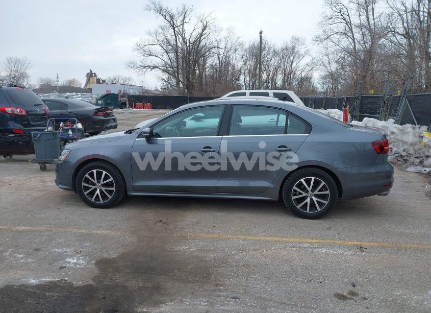 Photo 14 of 2017 Volkswagen Jetta 1.4T SE (VIN 3VWDB7AJ2HM243519)