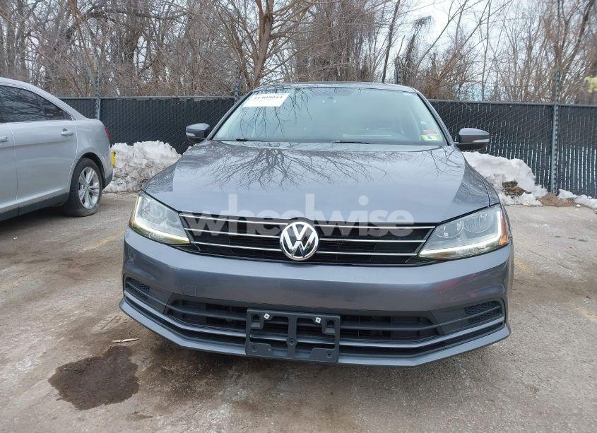 Photo 6 of 2017 Volkswagen Jetta 1.4T SE (VIN 3VWDB7AJ2HM243519)