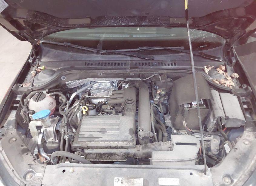 Photo 10 of 2017 Volkswagen Jetta 1.4T SE (VIN 3VWDB7AJ2HM265133)