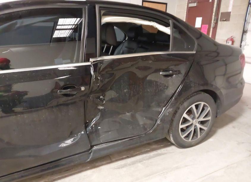 Photo 6 of 2017 Volkswagen Jetta 1.4T SE (VIN 3VWDB7AJ2HM265133)