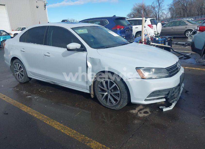 2017 Volkswagen Jetta 1.4T SE (VIN 3VWDB7AJ2HM285690) main photo