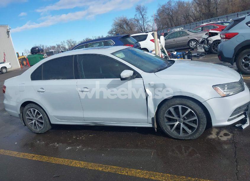 Photo 13 of 2017 Volkswagen Jetta 1.4T SE (VIN 3VWDB7AJ2HM285690)