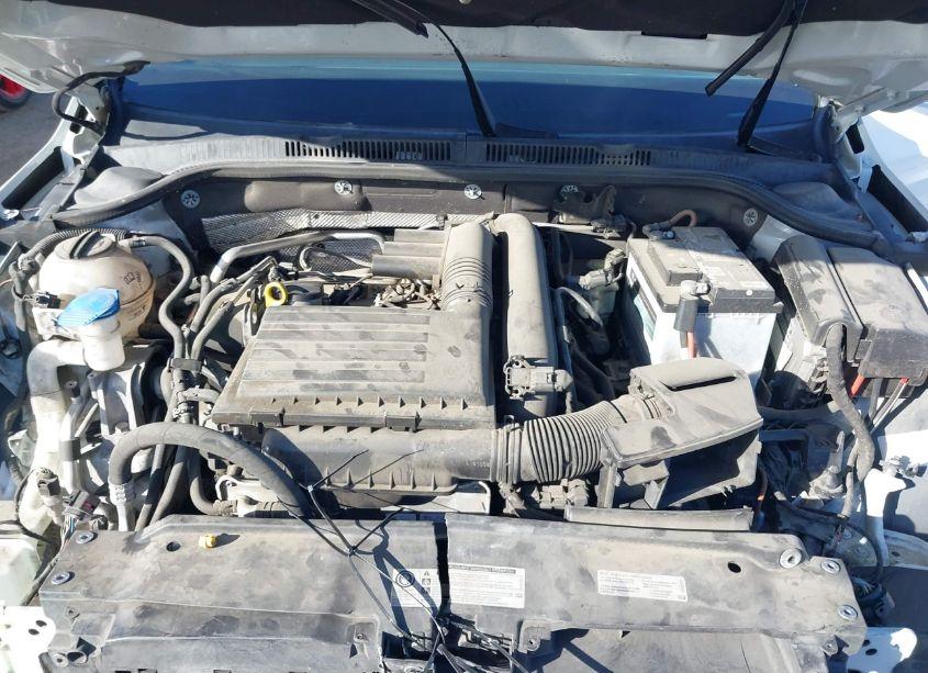 Photo 10 of 2017 Volkswagen Jetta 1.4T SE (VIN 3VWDB7AJ2HM290162)