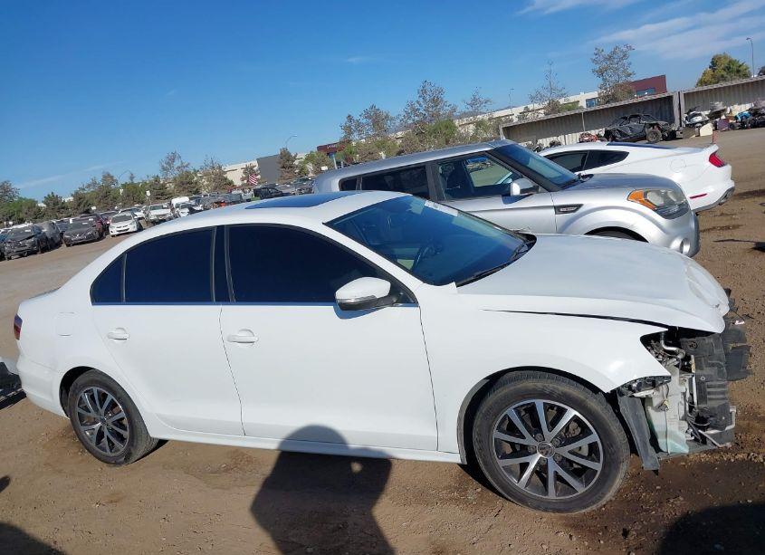 Photo 14 of 2017 Volkswagen Jetta 1.4T SE (VIN 3VWDB7AJ2HM290162)