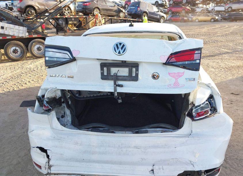 Photo 16 of 2017 Volkswagen Jetta 1.4T SE (VIN 3VWDB7AJ2HM307199)