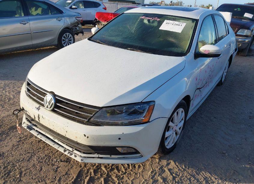 Photo 2 of 2017 Volkswagen Jetta 1.4T SE (VIN 3VWDB7AJ2HM307199)