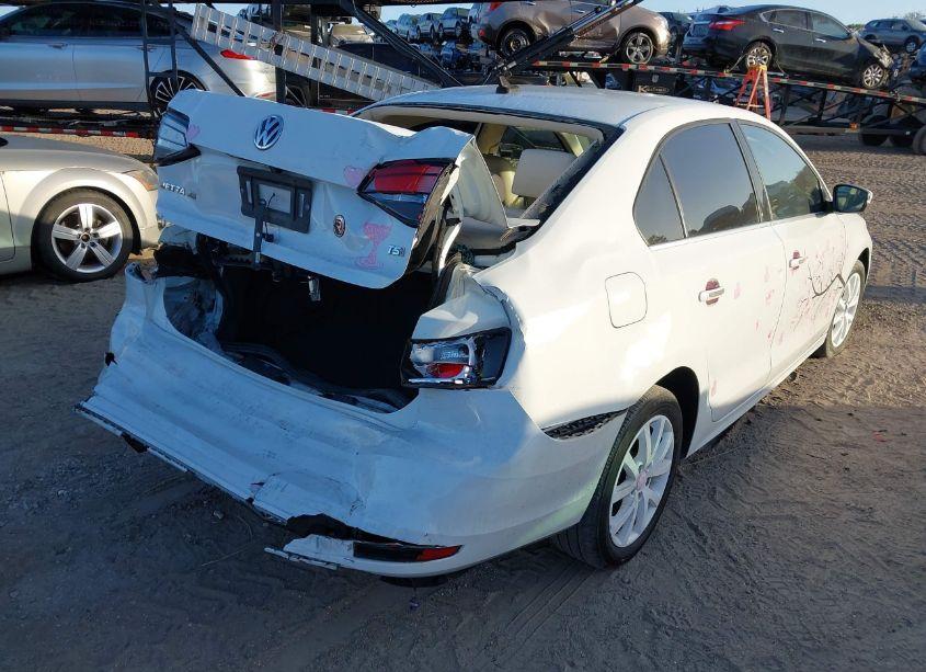 Photo 4 of 2017 Volkswagen Jetta 1.4T SE (VIN 3VWDB7AJ2HM307199)