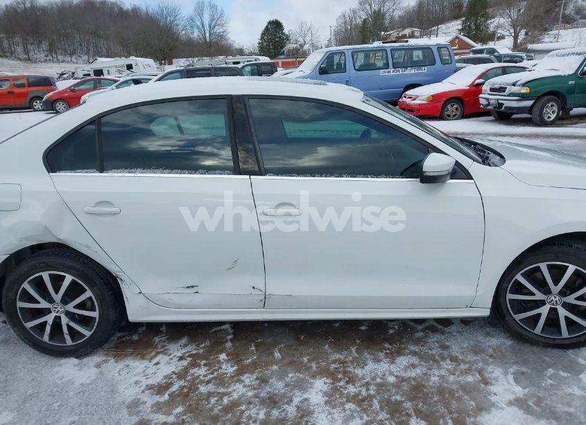 Photo 14 of 2017 Volkswagen Jetta 1.4T SE (VIN 3VWDB7AJ2HM321006)