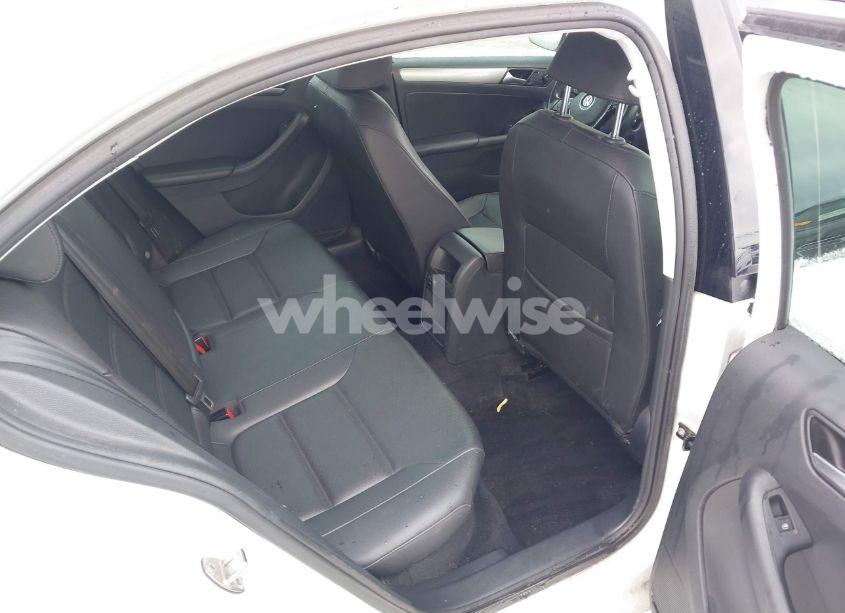 Photo 8 of 2017 Volkswagen Jetta 1.4T SE (VIN 3VWDB7AJ2HM321006)