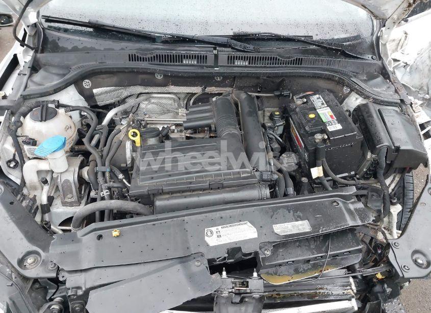 Photo 10 of 2017 Volkswagen Jetta 1.4T SE (VIN 3VWDB7AJ2HM349937)