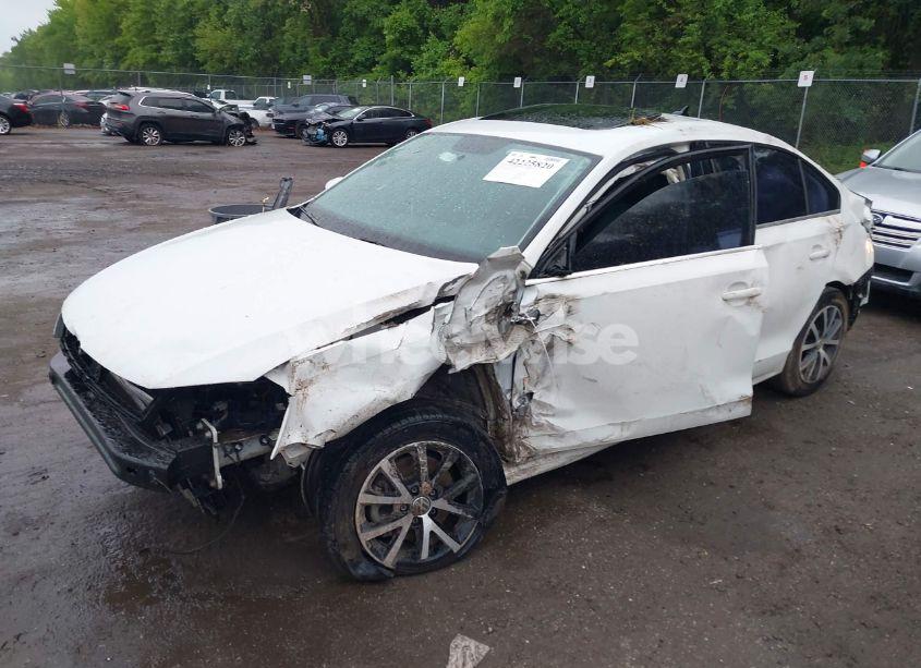 Photo 2 of 2017 Volkswagen Jetta 1.4T SE (VIN 3VWDB7AJ2HM349937)