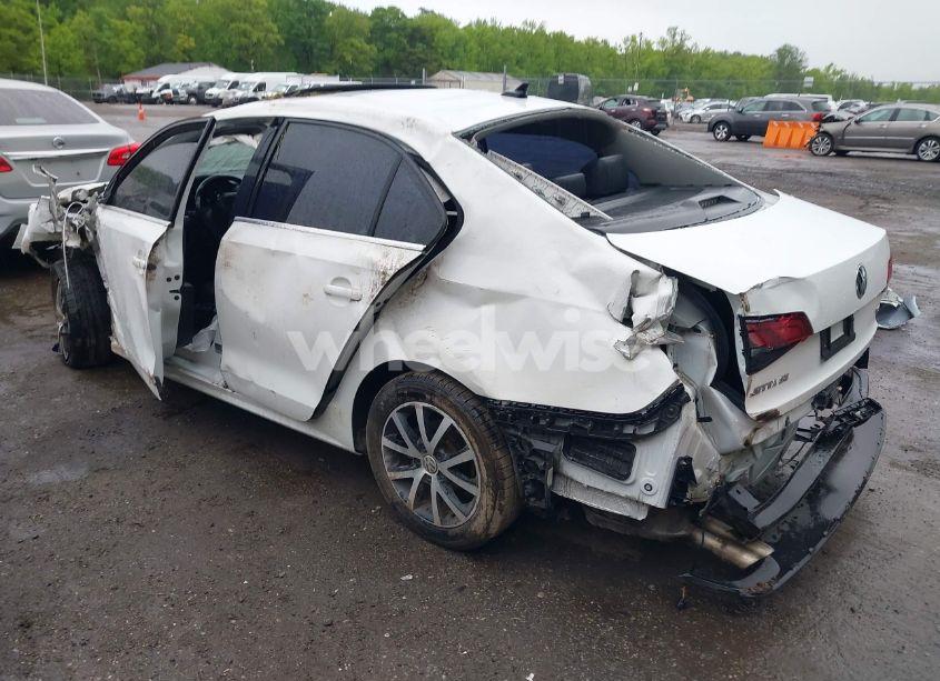 Photo 3 of 2017 Volkswagen Jetta 1.4T SE (VIN 3VWDB7AJ2HM349937)