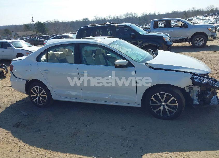 Photo 13 of 2017 Volkswagen Jetta 1.4T SE (VIN 3VWDB7AJ2HM369038)