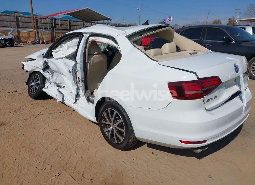 Photo 3 of 2017 Volkswagen Jetta 1.4T SE (VIN 3VWDB7AJ2HM369038)