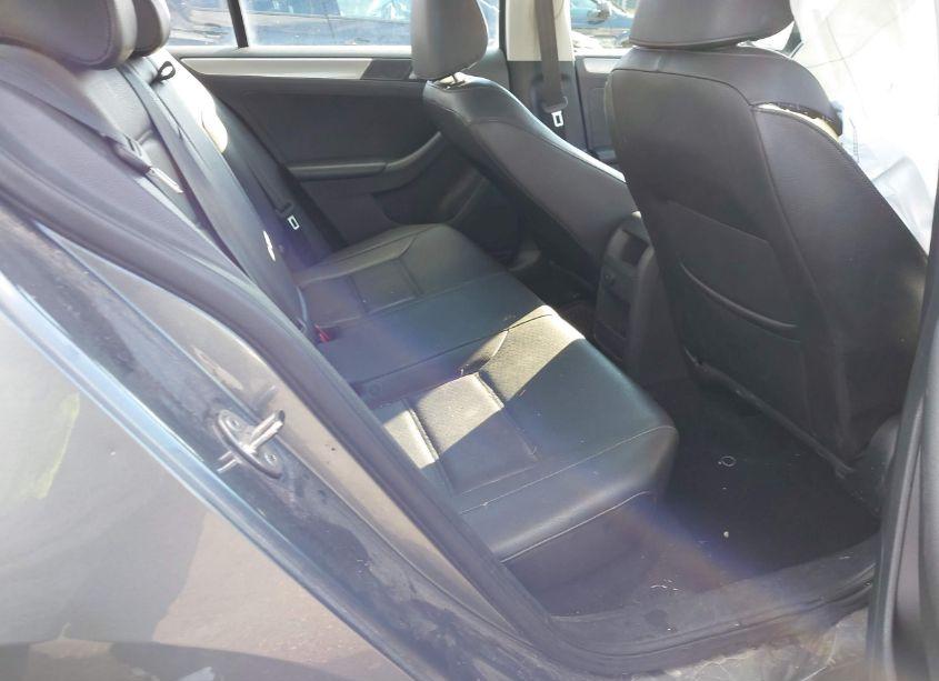 Photo 8 of 2017 Volkswagen Jetta 1.4T SE (VIN 3VWDB7AJ2HM394456)